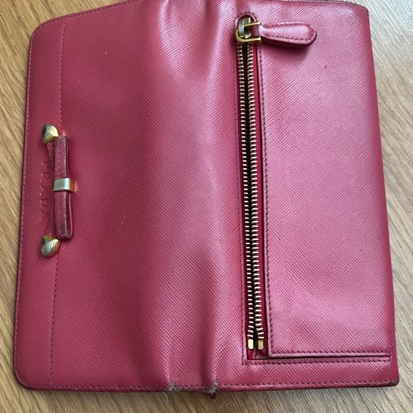 Authentic PRADA long wallet in Saffiano leather - Picture 6 of 13